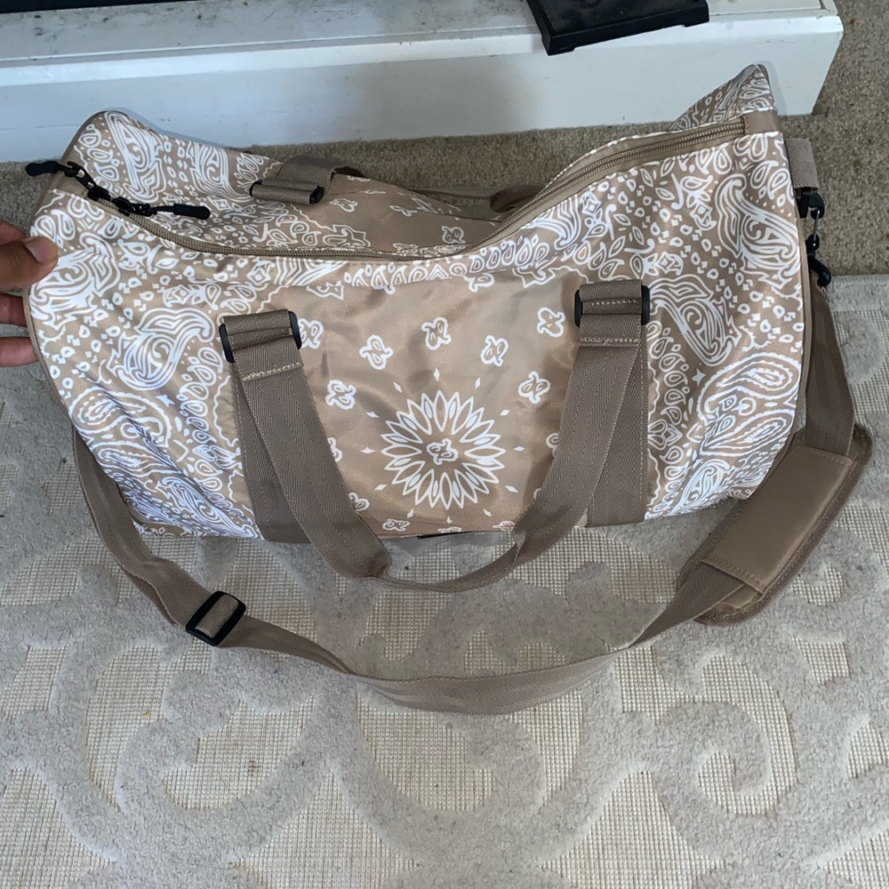 Fashion Nova Paisley duffle bag